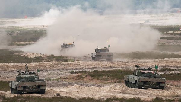 Концерн Rheinmetall пообещал поставить Украине почти 140 танков при необходимости<br />
