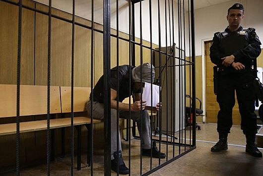 Российский суд оштрафовал съевшего явку с повинной мужчину