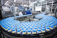 Стало известно о рисках для производства йогуртов в России