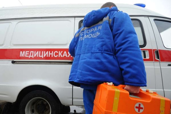 В Москве восьмилетняя девочка переходила дорогу и попала под автобус 